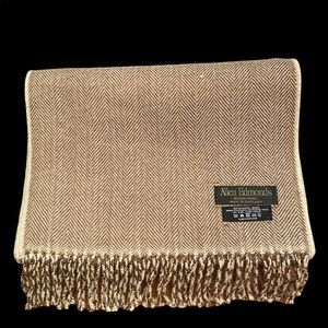 Allen Edmonds Merino Wool Herringbone reversible scarf